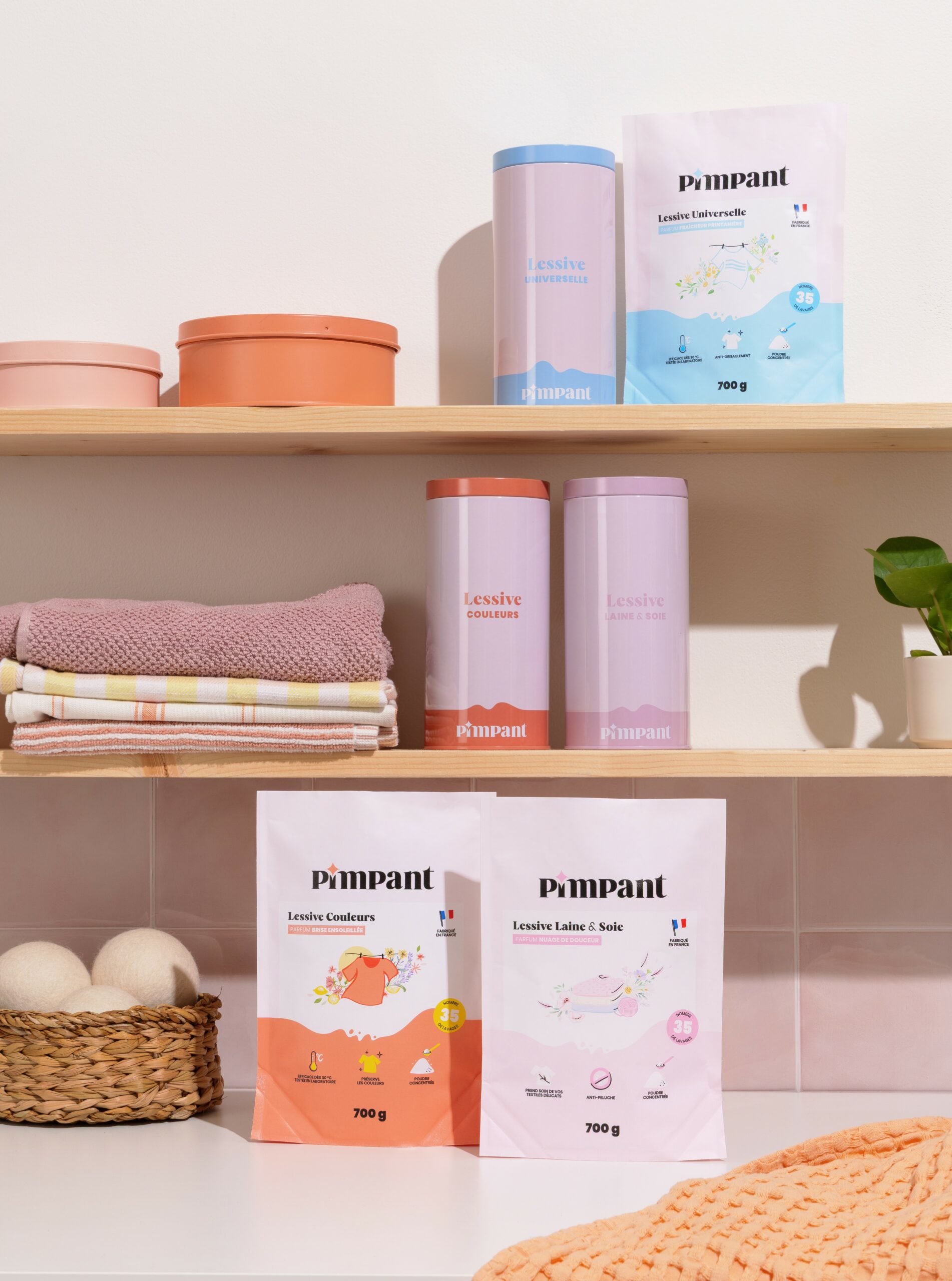 offre 2 lessives (couleur + universelle) + 2 boites doseuses